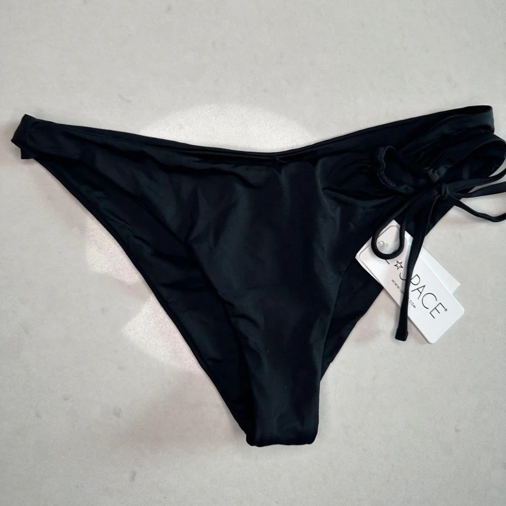 L*Space Dawn Amal Black Bikini Set | Strapless Bandeau + Side-Tie Bottom | NWT M - Picture 11 of 15